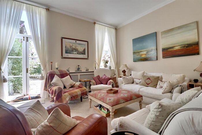2 Bedroom Flat For Sale In Clocktower Drive, Southsea, PO4