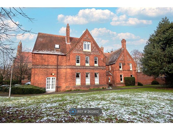 2 Bedroom Flat To Rent In Haywood Court, Reading, RG1