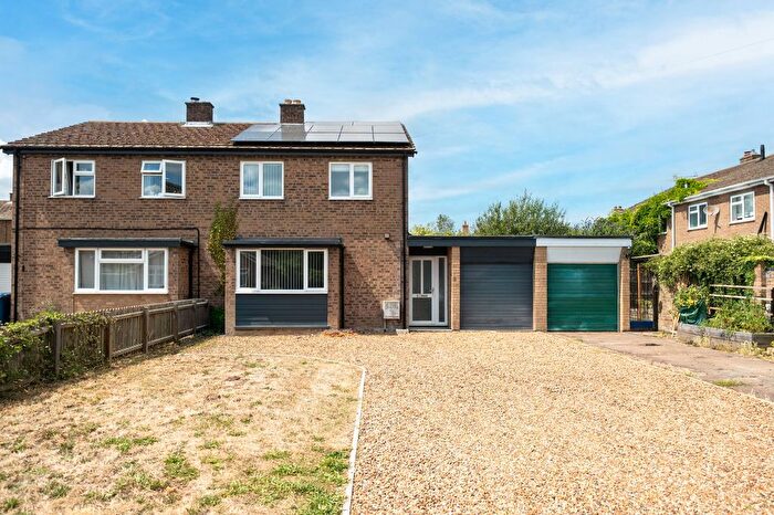 3 Bedroom Semi-Detached House For Sale In Unwins Lane, Over, CB24