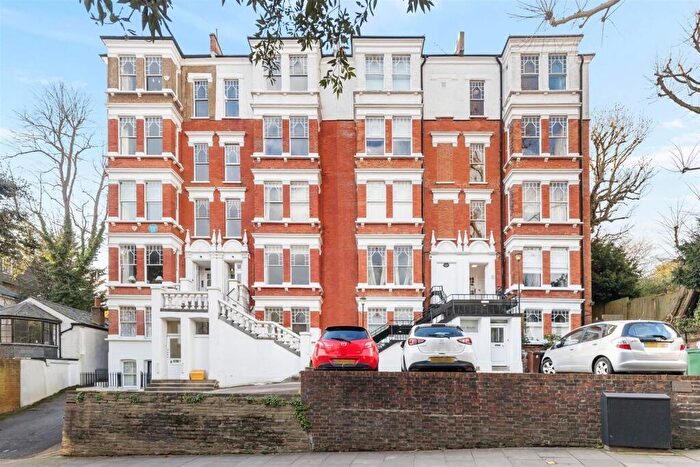 Apartment To Rent In Frognal, Hampstead, NW3