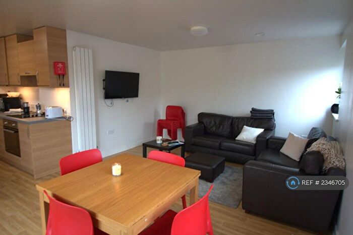 5 Bedroom Flat To Rent In Columbia Lodge, Southampton, SO16