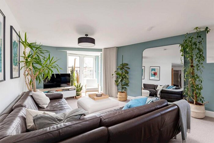 2 Bedroom Flat For Sale In King Street, Leith, Edinburgh, EH6