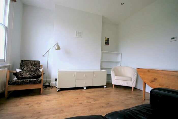 2 Bedroom Detached House To Rent In Millbrook Road, Brixton, SW9