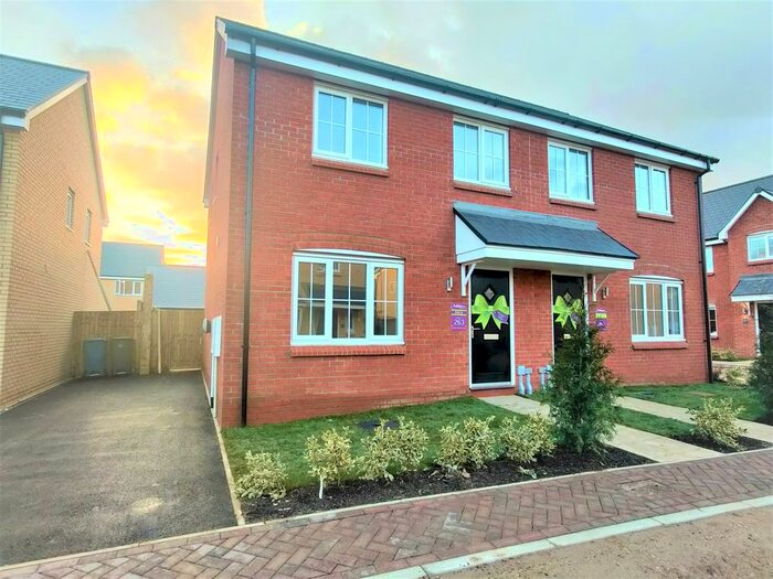 3 Bedroom Property To Rent In Pettits Drive, Bury St. Edmunds, IP32