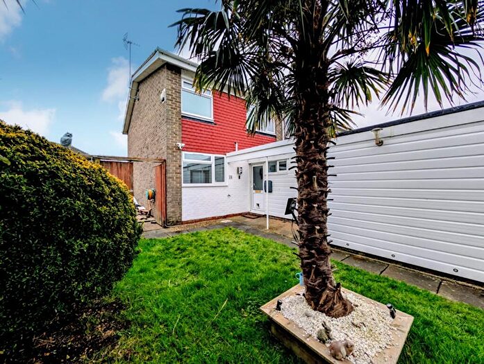 3 Bedroom End Of Terrace House For Sale In Radnor Close, Worthing, BN13
