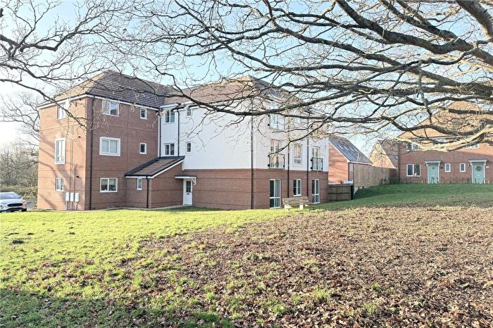 2 Bedroom Flat For Sale In Hotham Drive, Binfield, Bracknell, RG42