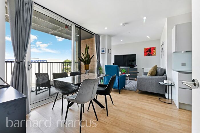 1 Bedroom Flat For Sale In Summerstown, London, SW17