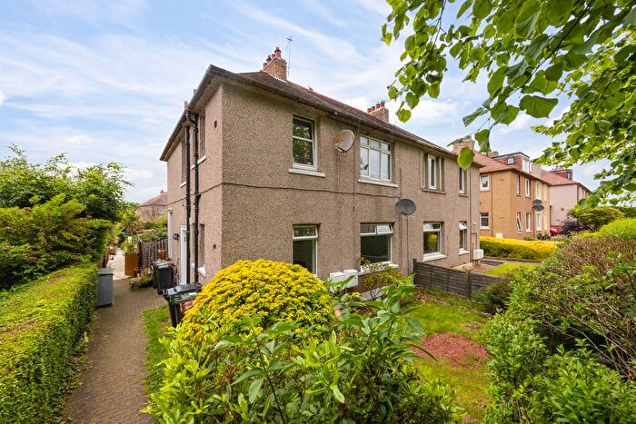 2 Bedroom Flat For Sale In Parkhead Gardens, Edinburgh, EH11