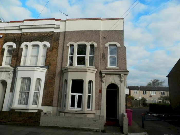 5 Bedroom Semi-Detached House To Rent In Antill Road, Bow, London, Video Available, E3