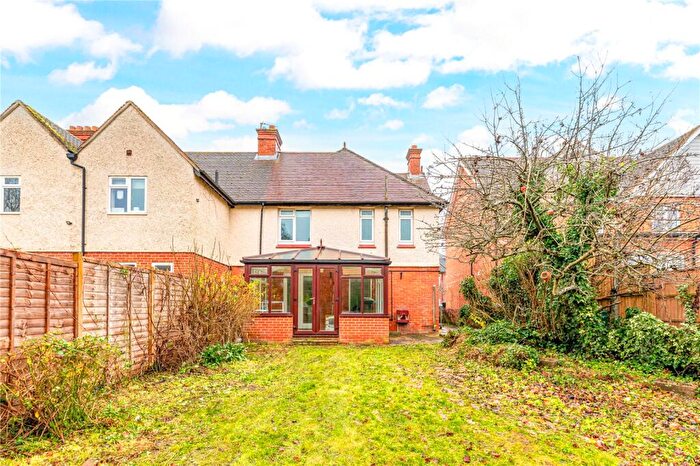 3 Bedroom End Of Terrace House For Sale In Rockingham Road, Newbury, Berkshire, RG14