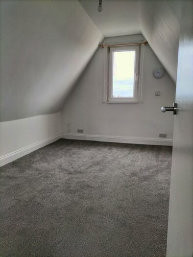 Studio To Rent In Waverley Road, Southsea, PO5