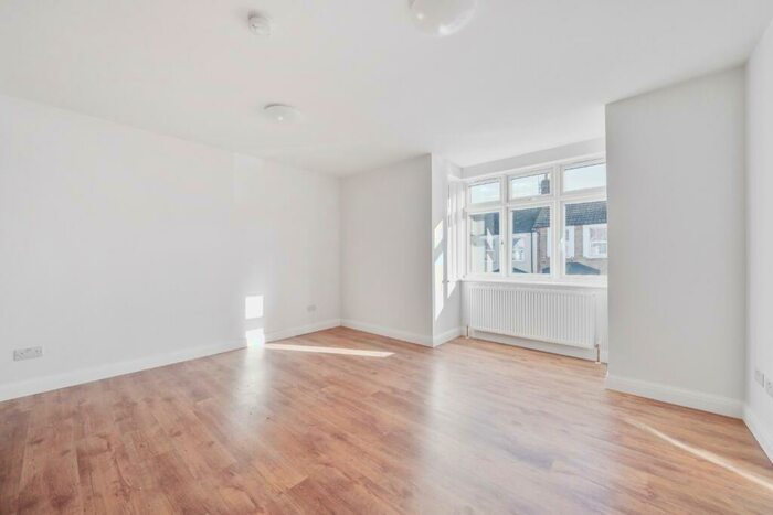 2 Bedroom Flat To Rent In Riverdale Road, Erith, Kent, DA8