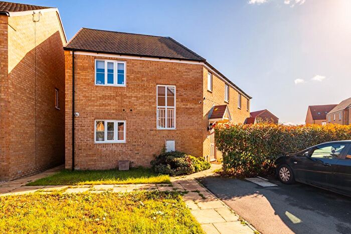 3 Bedroom Semi-Detached House For Sale In Tyne Close, Spalding, PE11