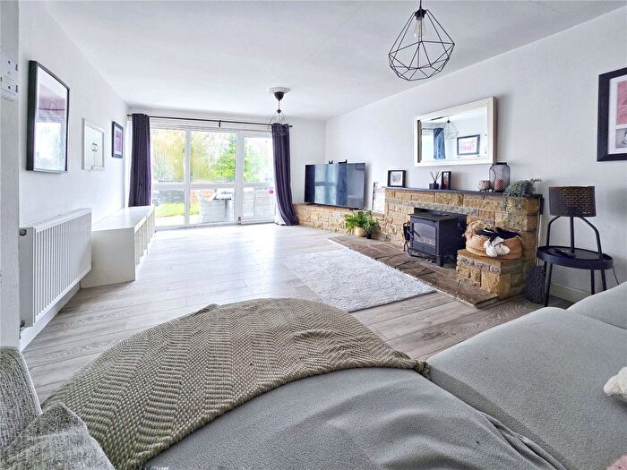 2 Bedroom Detached House For Sale In Oakenclough Road, Bacup, Rossendale, OL13