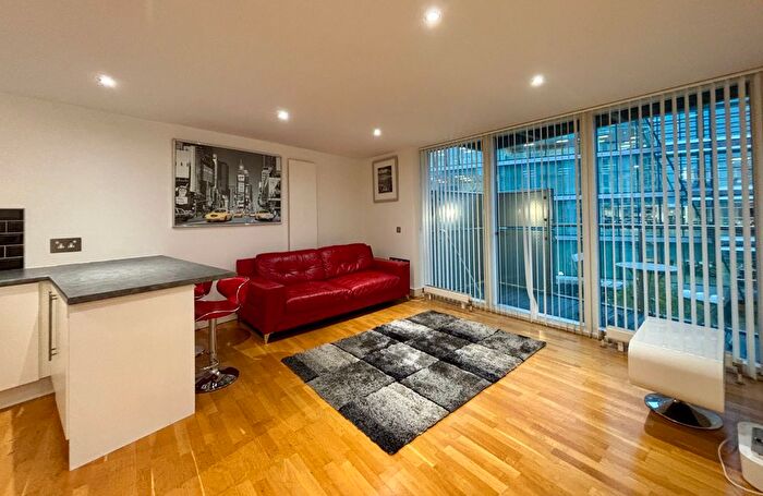 1 Bedroom Flat To Rent In The Quays, Salford, M50