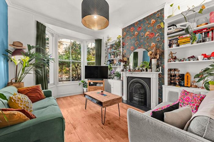 2 Bedroom Maisonette To Rent In Arthur Road, Holloway, N7