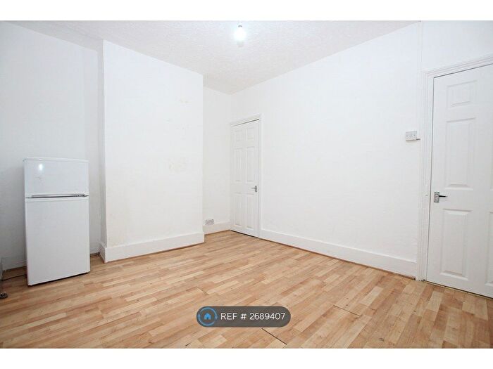 2 Bedroom Terraced House To Rent In Hartington Street, Chatham, ME4