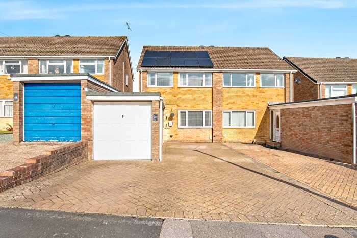 3 Bedroom Semi-Detached House For Sale In Southview Rise, Alton, GU34