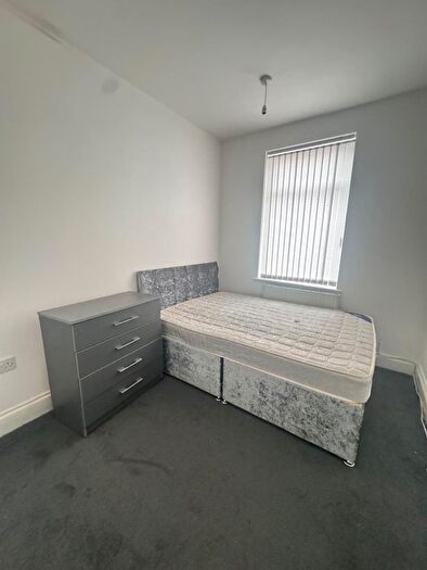 2 Bedroom Semi Detached House To Rent In Narborough Road, Leicester, LE3