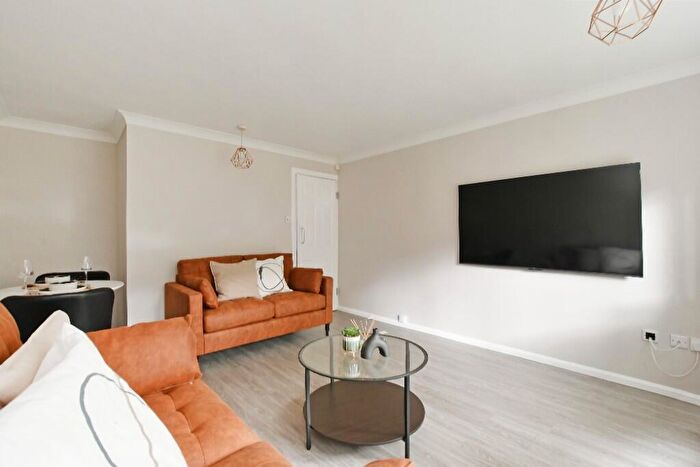 3 Bedroom Apartment To Rent In Tapton House Road, Sheffield, S10