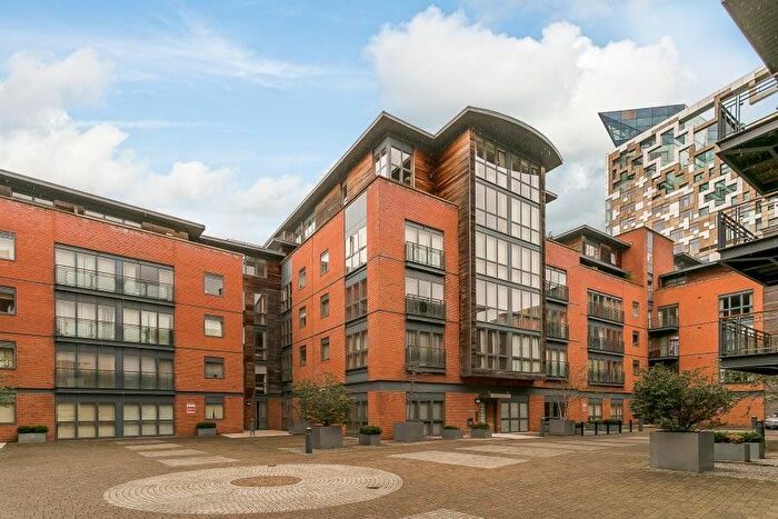 1 Bedroom Flat To Rent In Waterfront Walk, Birmingham, West Midlands, B1