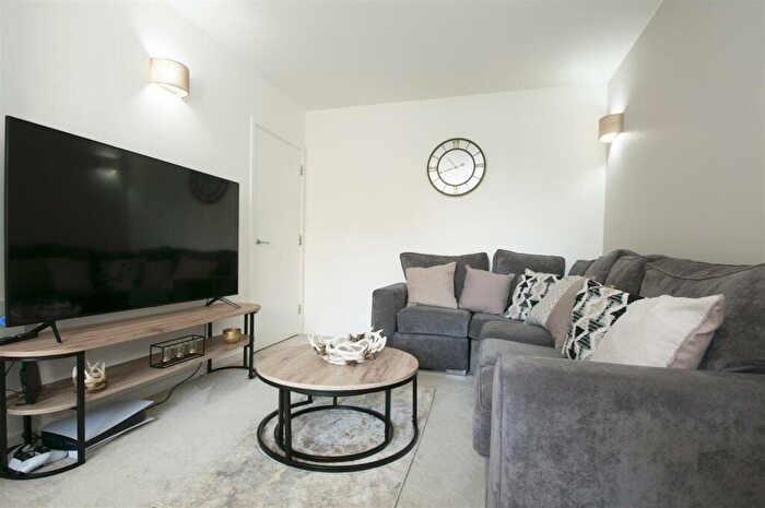 2 Bedroom Apartment For Sale In Sovereign Heights, Langley, SL3