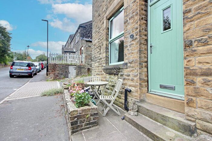 3 Bedroom End Of Terrace House For Sale In Oxford Terrace, Mytholmroyd, HX7