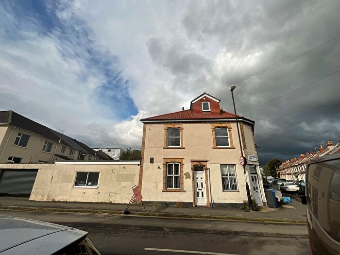 3 Bedroom Maisonette To Rent In Downend Park, Bristol, BS7