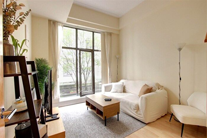 1 Bedroom Flat To Rent In Prescot Street, Tower Hill, E1