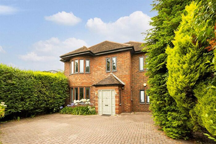 6 Bedroom House To Rent In Hermitage Lane, Hampstead, NW2