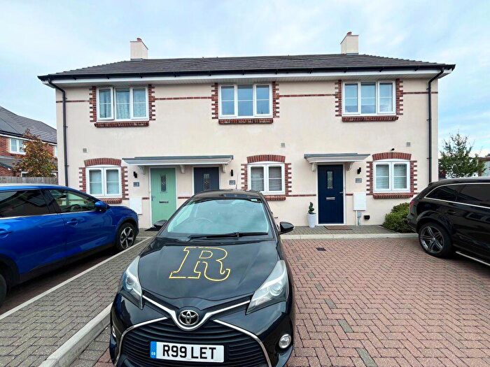2 Bedroom House To Rent In Mateo Drive, Winton (), P07