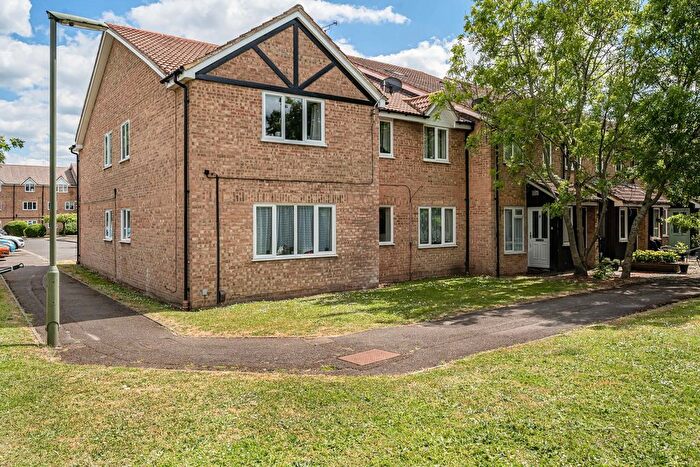 2 Bedroom Flat For Sale In Seymour Way, Sunbury-On-Thames, Surrey, TW16