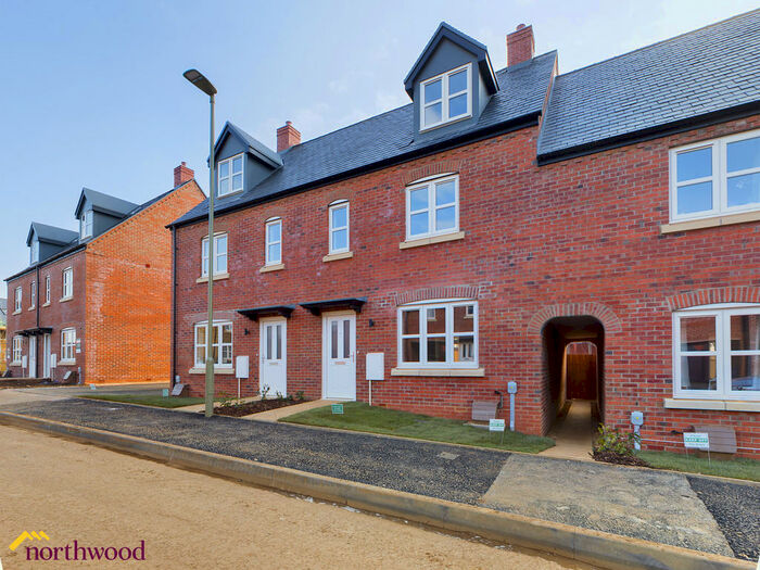 4 Bedroom Town House To Rent In Nickling Road, Banbury, OX16