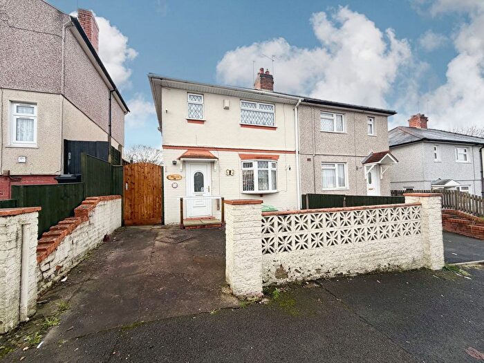 2 Bedroom Semi Detached House For Sale In Hawbush Road, Brierley Hill, DY5