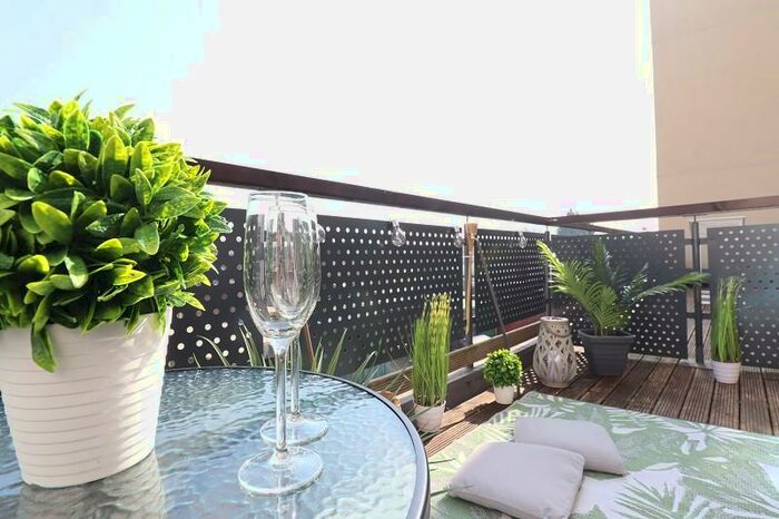 2 Bedroom Flat To Rent In - Cowbridge Road East, Canton, Cardiff., CF11