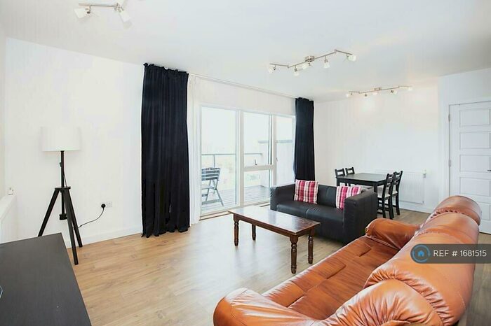 3 Bedroom Flat To Rent In Magellan Boulevard, London, E16