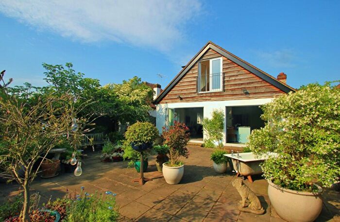 5 Bedroom Detached Bungalow To Rent In Worcester Park, KT4