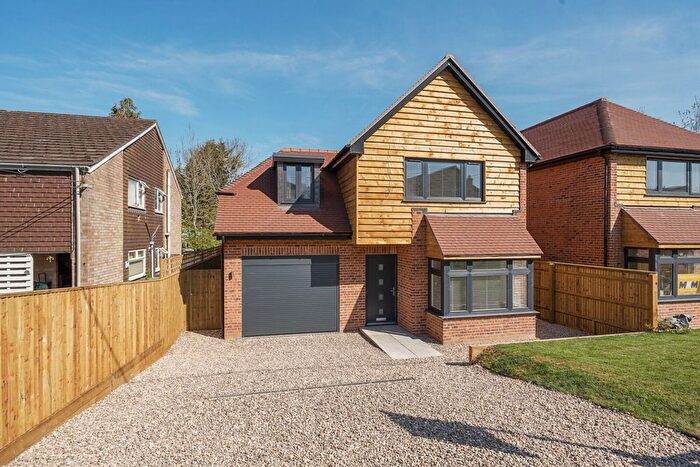 4 Bedroom Detached House For Sale In Elvendon Road, Goring On Thames, Oxfordshire, RG8