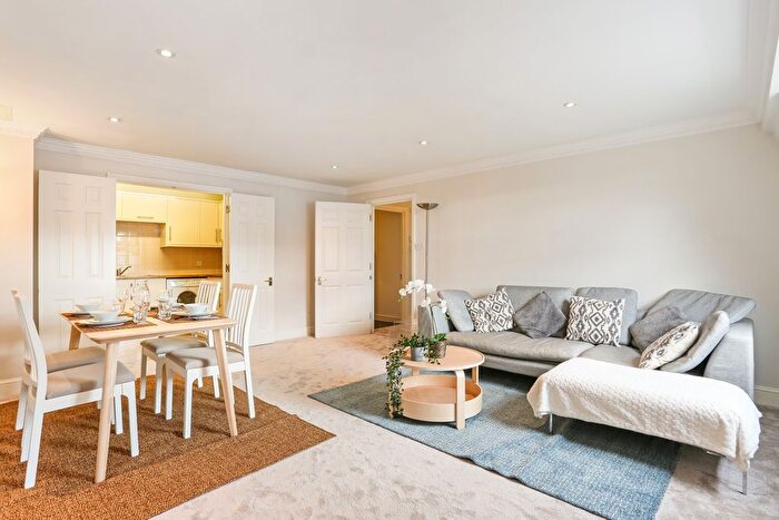 2 Bedroom Flat To Rent In Knaresborough Place, Earls Court, London, SW5