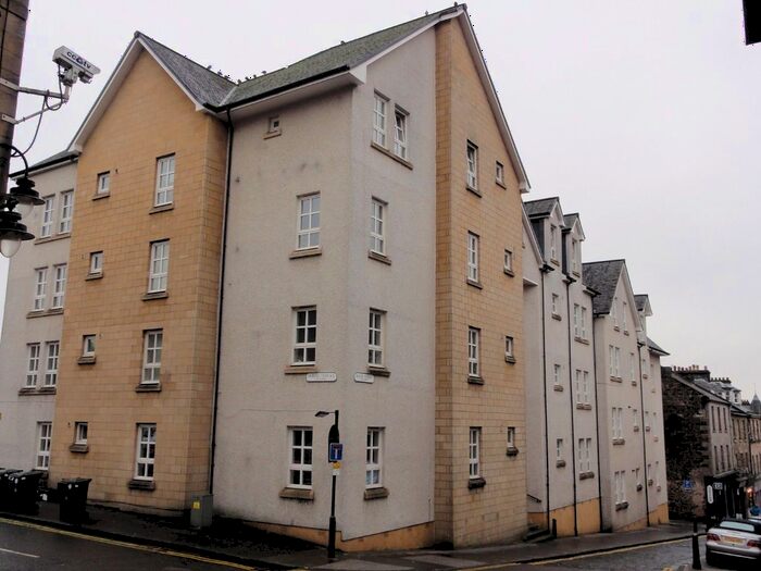 2 Bedroom Flat To Rent In Baker Street, Stirling, FK8