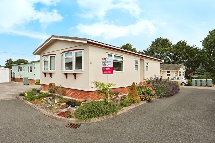2 Bedroom Mobile/park Home For Sale In Allington Gardens, Allington, Grantham, NG32