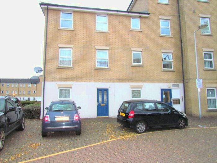 2 Bedroom Flat To Rent In Norfolk Court, Norwich Crescent, Chadwell Heath, Romford, RM6