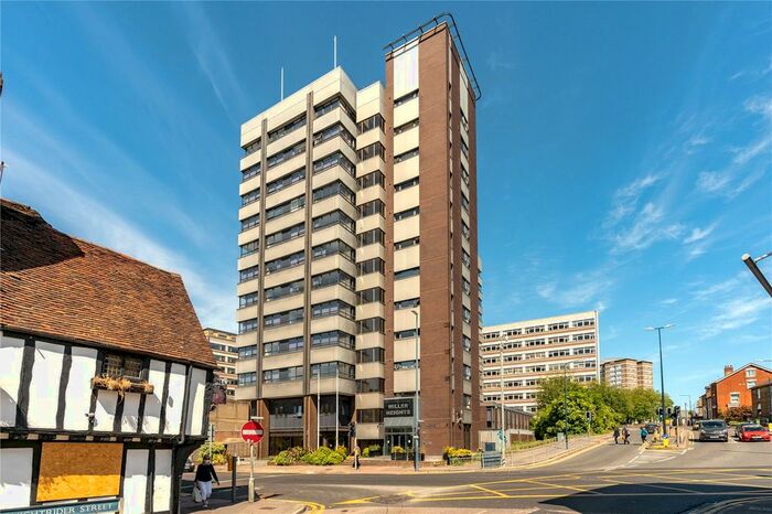 1 Bedroom Flat To Rent In Miller Heights, - Lower Stone Street, Maidstone, Kent, ME15