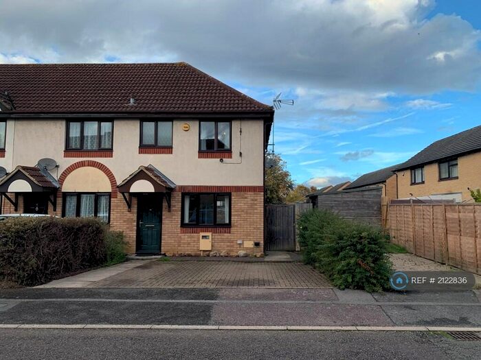 3 Bedroom End Of Terrace House To Rent In Pimpernel Grove, Walnut Tree, Milton Keynes, MK7