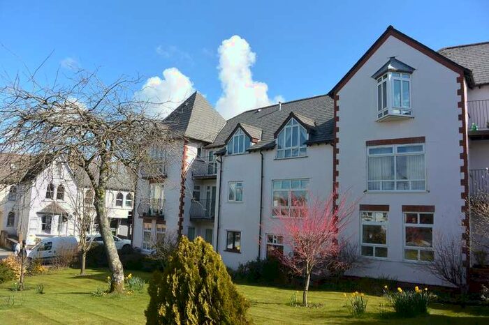 2 Bedroom Flat To Rent In Okehampton, EX20