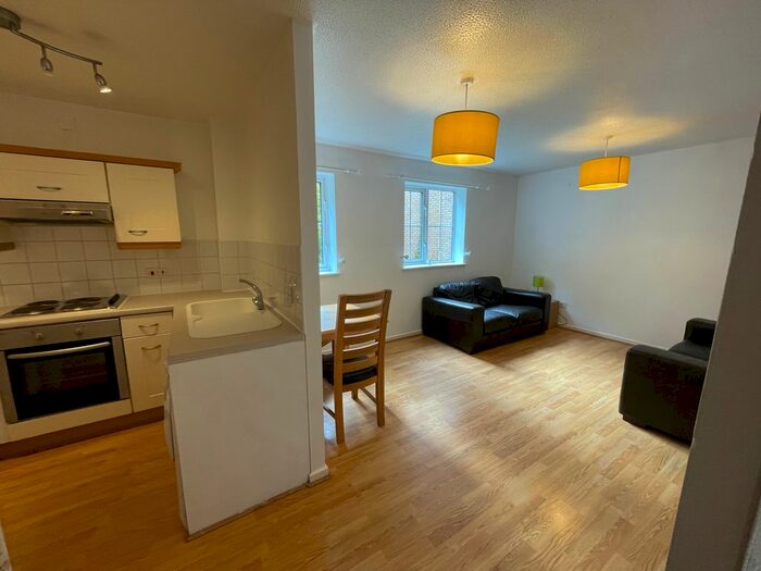 2 Bedroom Flat To Rent In Campbell Drive, Cardiff Bay, CF11