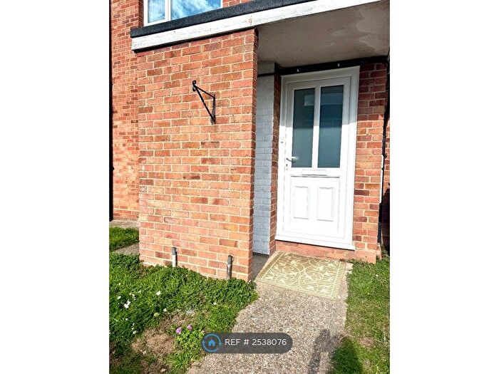 2 Bedroom Maisonette To Rent In De Greys Close, Great Cornard, Sudbury, CO10