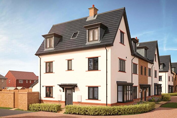 4 Bedroom End Of Terrace House For Sale In Ashingdon Road, Rochford, SS4