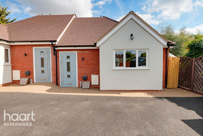 3 Bedroom Semi-Detached Bungalow For Sale In Peachtree Close, Hainault, IG6