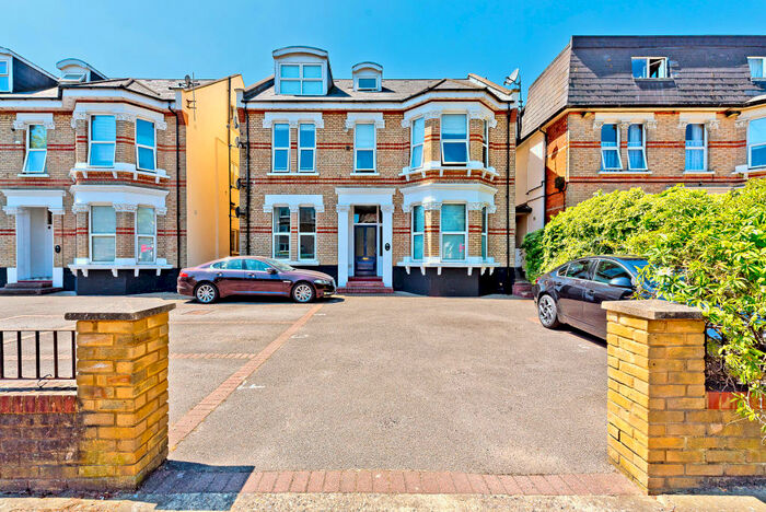 1 Bedroom Apartment To Rent In The Avenue, Surbiton, Surrey, KT5